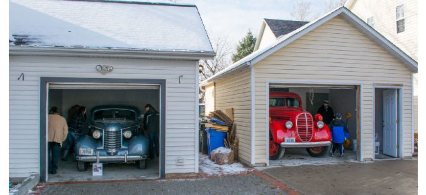 Double garage doors or two single doors? (Decision Making!)